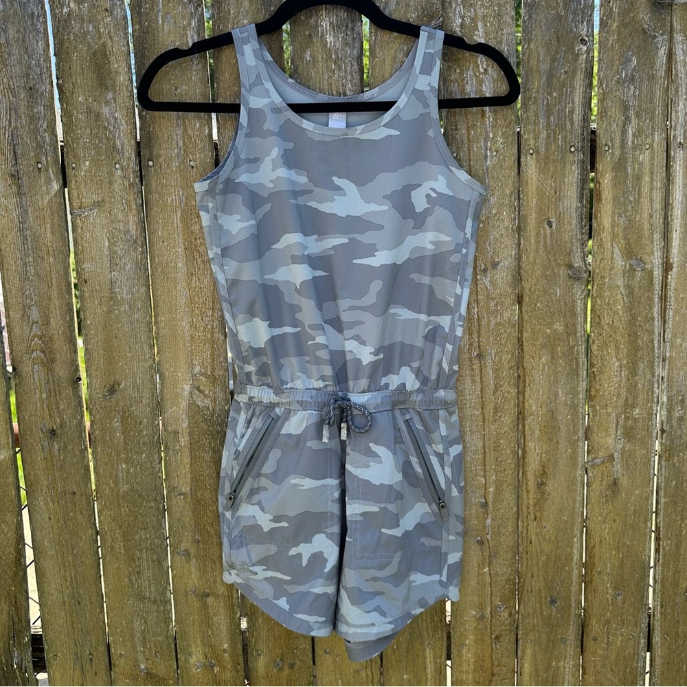 Athleta Girl girl on the go Romper Sz L / 12